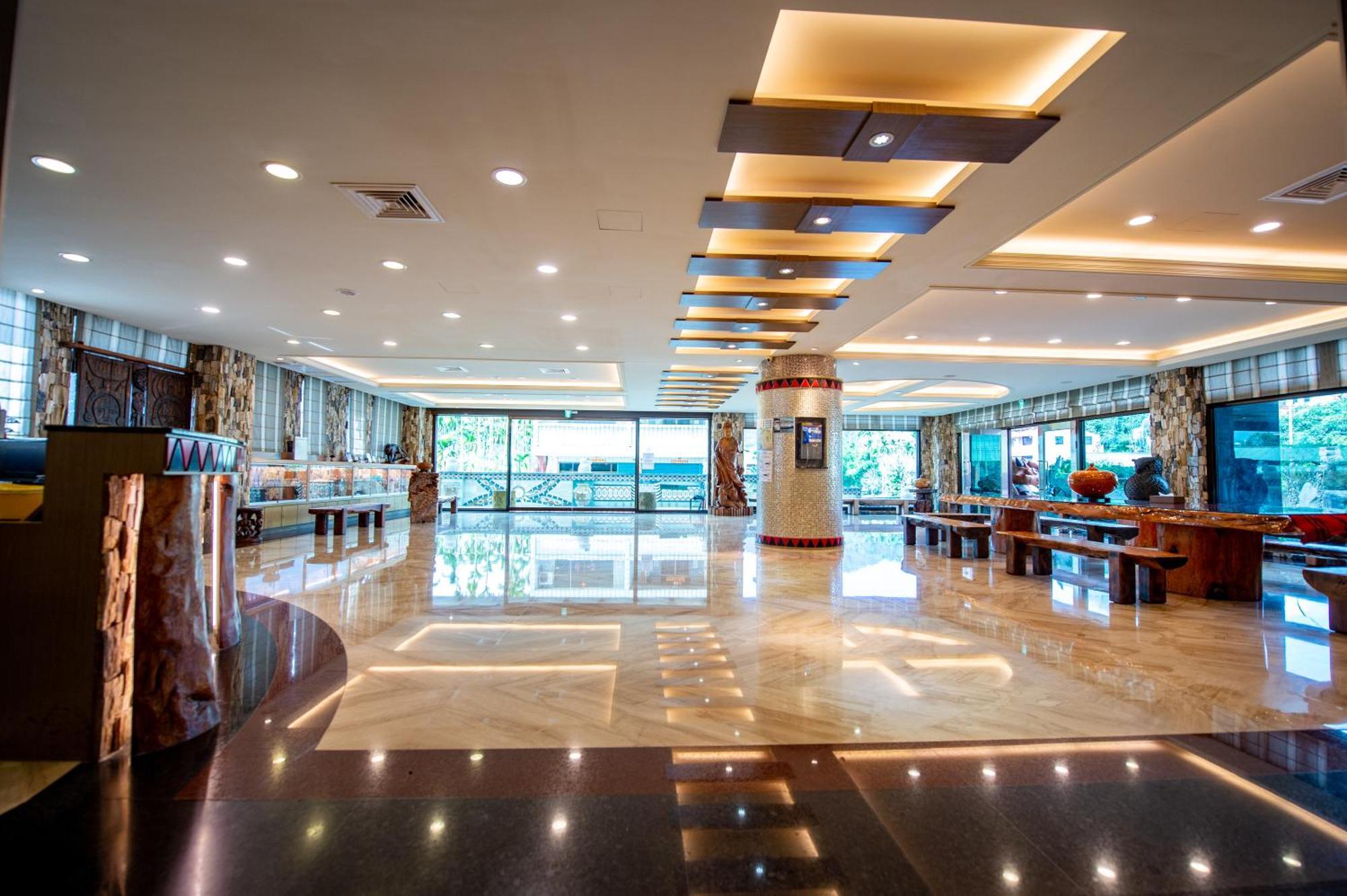 Classic Hotel Shvatan Nantou Экстерьер фото