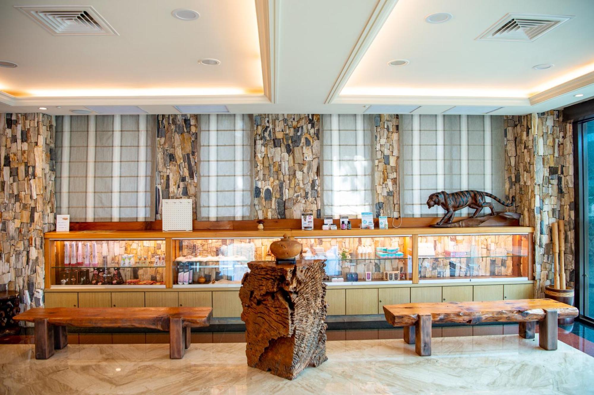 Classic Hotel Shvatan Nantou Экстерьер фото