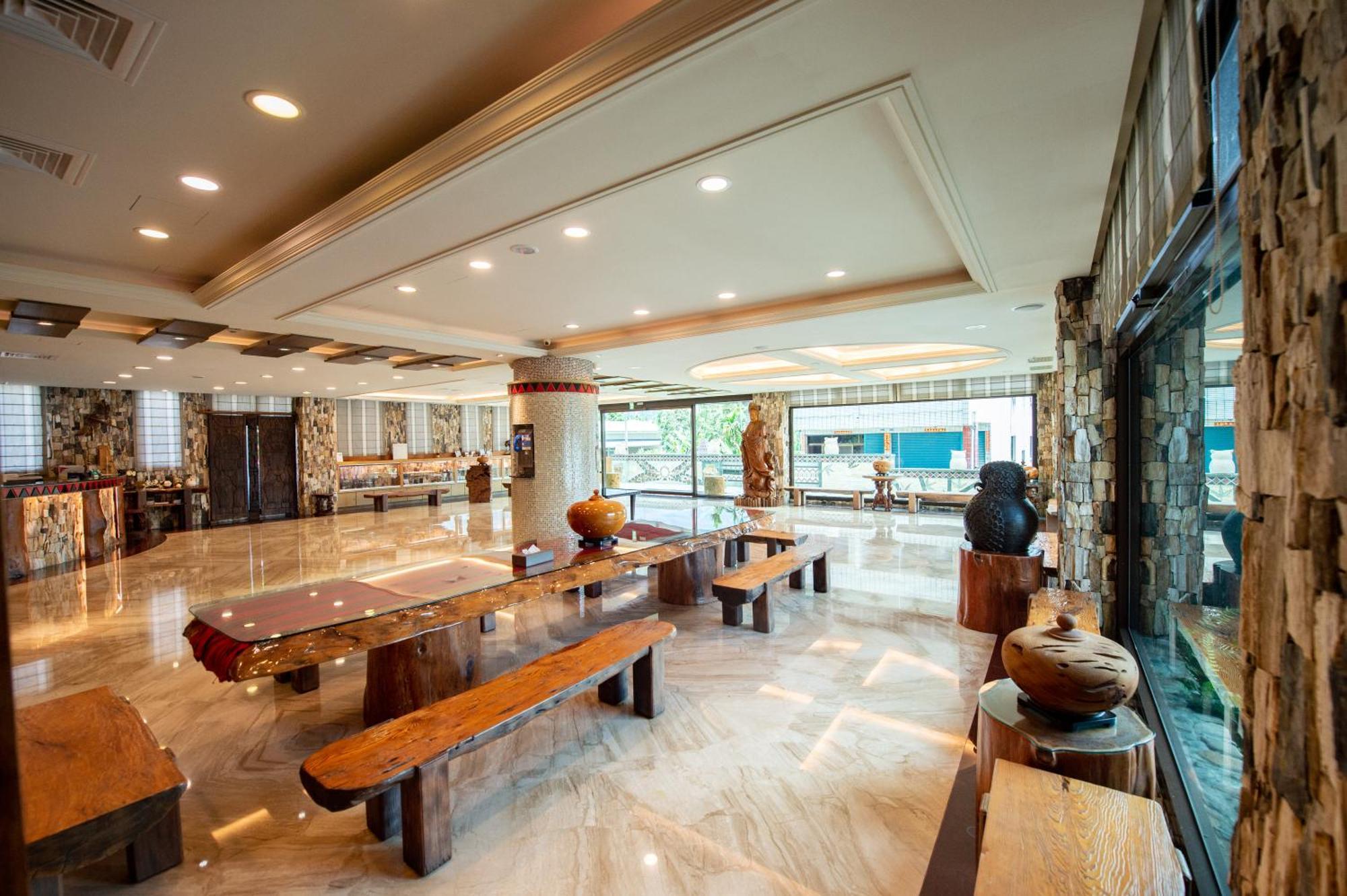 Classic Hotel Shvatan Nantou Экстерьер фото